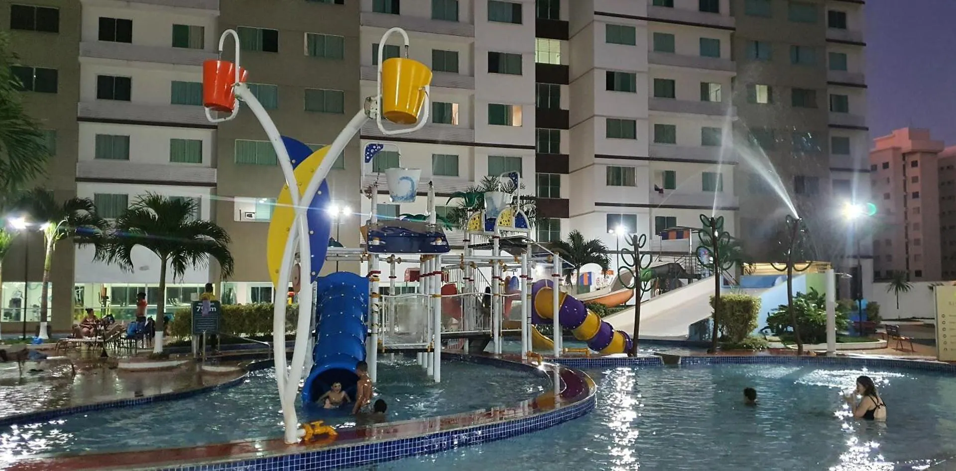 Riviera Park Hotel - Park Aquatico E Piscinas 24 Horas Caldas Novas